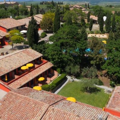 Tuscan hotel for landscape workshop in Tuscany